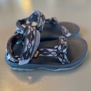 Teva Little Kids Hurricane XLT 2 Sandals Strappy Grey Black